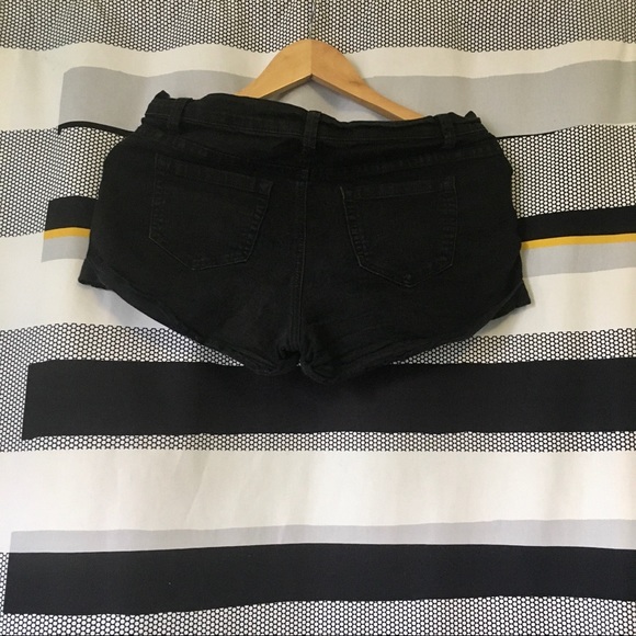🟣 2/$10 Forever 21 Denim Shorts - Black - Picture 3 of 7